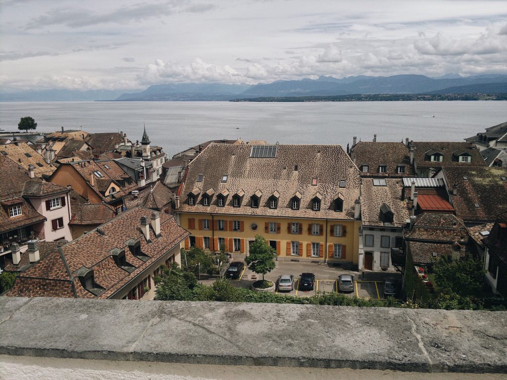 Can I buy a train ticket at the Geneva Airport?