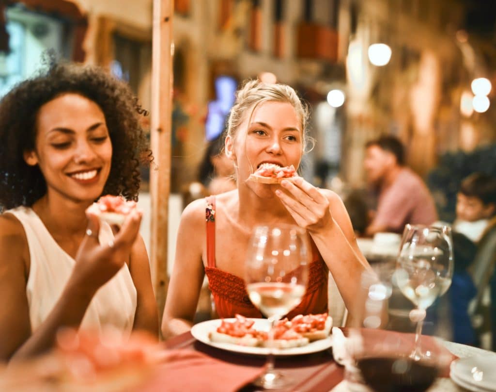 There are many fantastic and safe places to eat in the Latin Quarter of Montreal