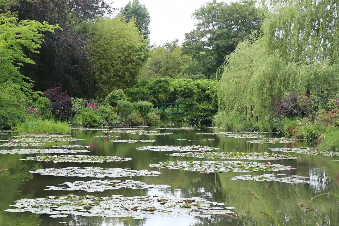 Paris to Giverny Day Trip: Monet water lilies and bridge