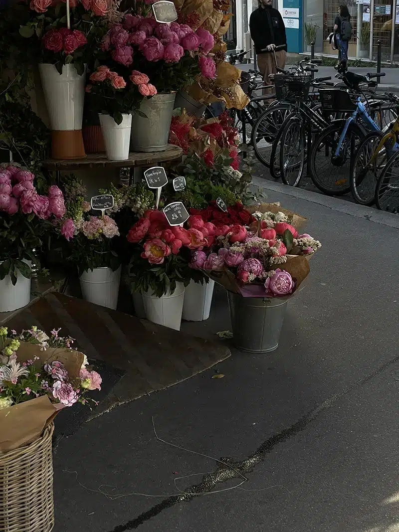 Floral stand in Paris